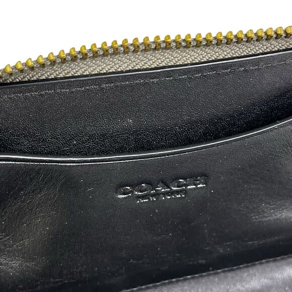 Coach Zip Around Wallet Gray Quilted Leather 6 Card Compartment Full Bill - Picture 6 of 7